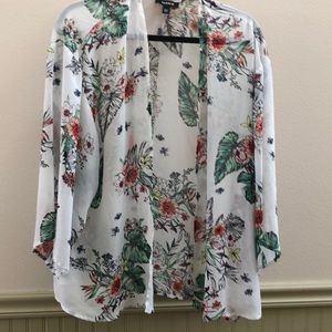 Torrid kimono size 1/2
